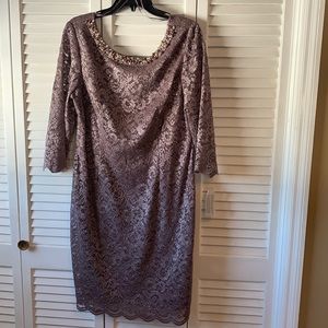 Alex evening dress with silver thread. . Size 16p. NWOT.